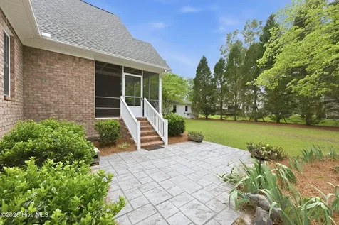 130 Quail Woods Drive New Bern NC 28560