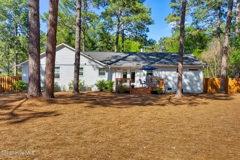 5 Mcleod Road Pinehurst NC 28374