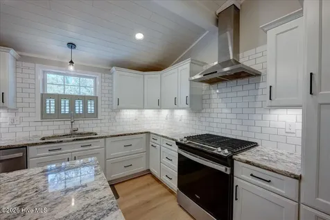 5107 White Oak Drive Trent Woods NC 28562