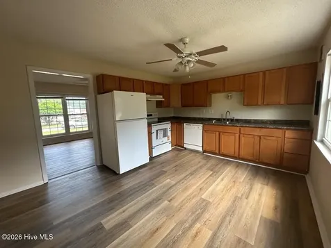 21 Crown Point Road Hubert NC 28539