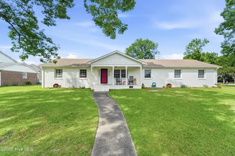 301 King Richard Court Jacksonville NC 28546