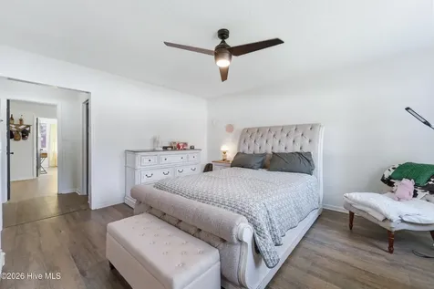 301 King Richard Court Jacksonville NC 28546