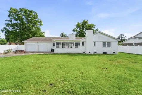 301 King Richard Court Jacksonville NC 28546