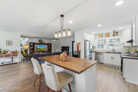 301 King Richard Court Jacksonville NC 28546