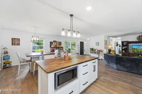 301 King Richard Court Jacksonville NC 28546