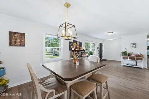 301 King Richard Court Jacksonville NC 28546