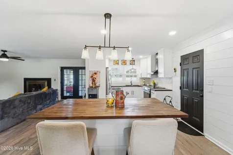 301 King Richard Court Jacksonville NC 28546