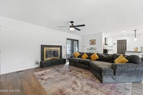 301 King Richard Court Jacksonville NC 28546