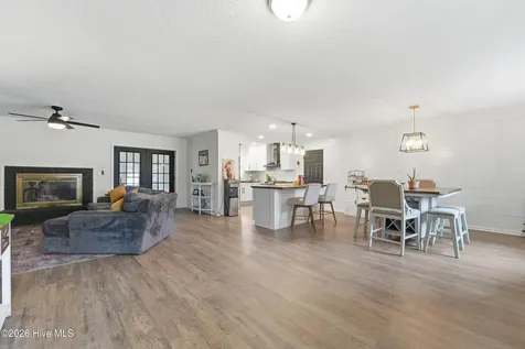 301 King Richard Court Jacksonville NC 28546