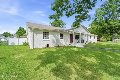 301 King Richard Court Jacksonville NC 28546