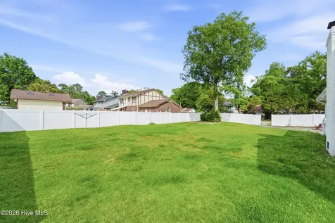 301 King Richard Court Jacksonville NC 28546