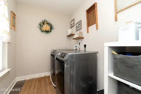 100 Genoa Drive Elizabeth City NC 27909