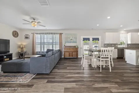 100 Genoa Drive Elizabeth City NC 27909