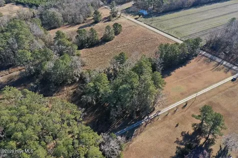1912 Spring Creek Road Aurora NC 27806