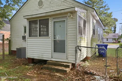 1211 Fleming Street Greenville NC 27834