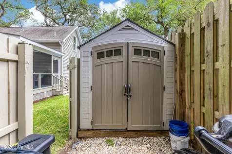 313 E Brown Street Southport NC 28461