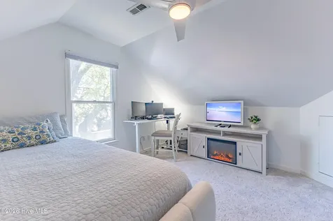 313 E Brown Street Southport NC 28461
