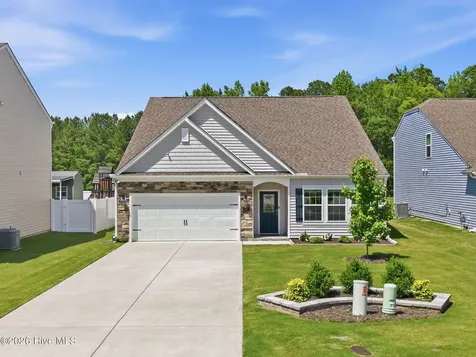 138 Pumpernickel Place Washington NC 27889