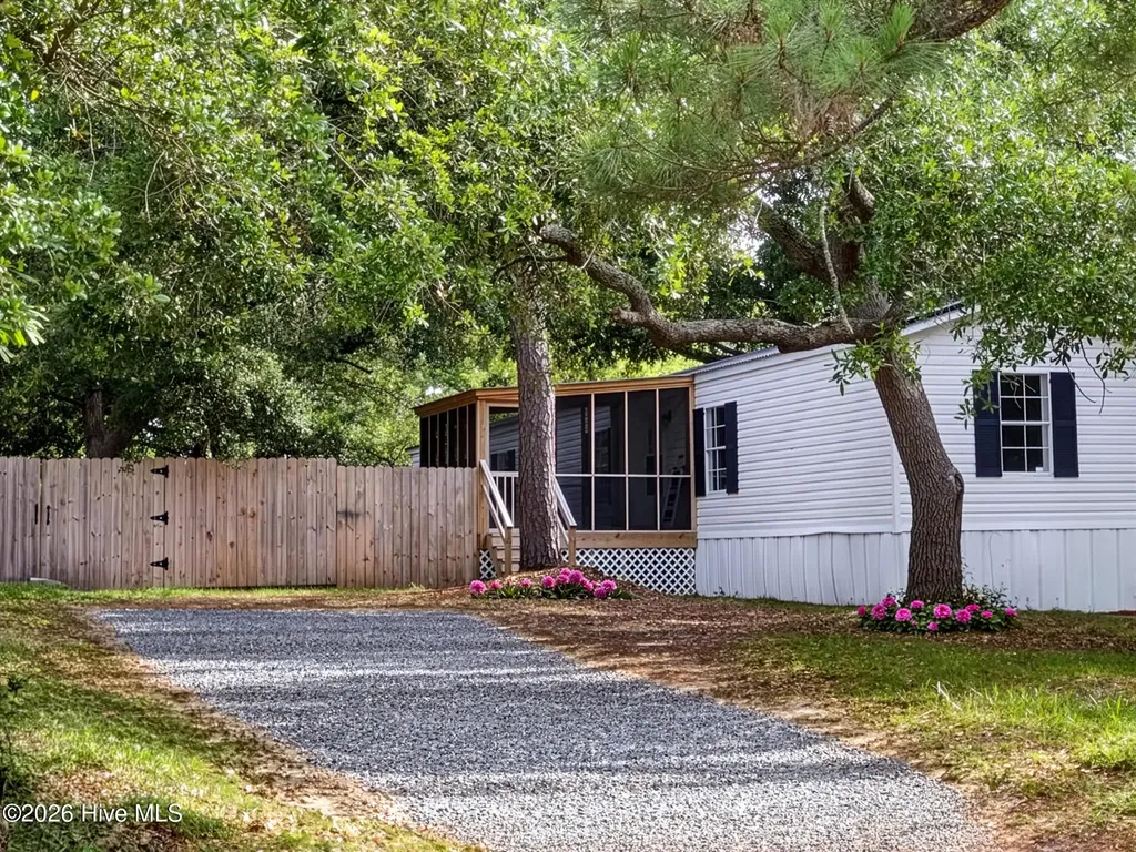 718 Shell Street Hampstead NC 28443