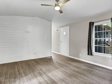 718 Shell Street Hampstead NC 28443