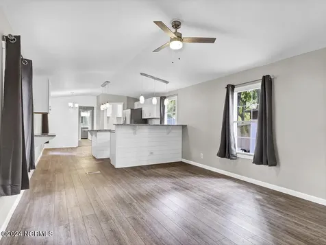 718 Shell Street Hampstead NC 28443