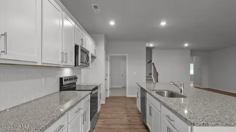 1101 Aviator Lane Ayden NC 28513