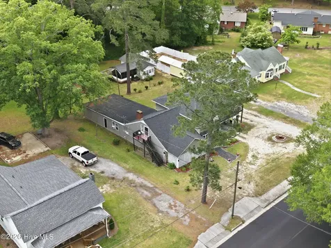 1011 W Main Street Williamston NC 27892
