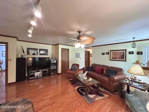 108 Deerfield Road Jacksonville NC 28540