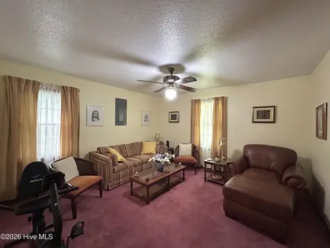 108 Deerfield Road Jacksonville NC 28540