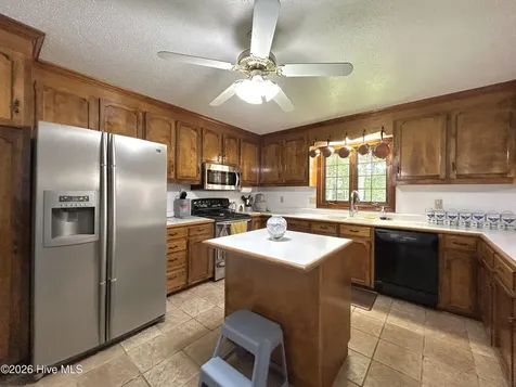 108 Deerfield Road Jacksonville NC 28540