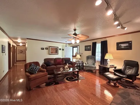 108 Deerfield Road Jacksonville NC 28540