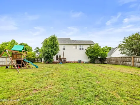221 Yearling Loop Jacksonville NC 28540