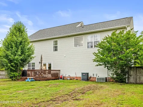 221 Yearling Loop Jacksonville NC 28540