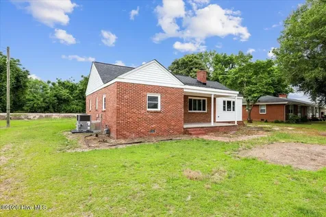 315 Commercial Avenue Stantonsburg NC 27883