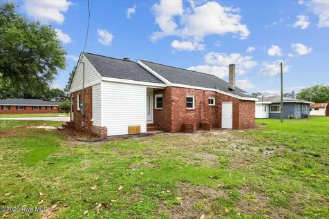 315 Commercial Avenue Stantonsburg NC 27883
