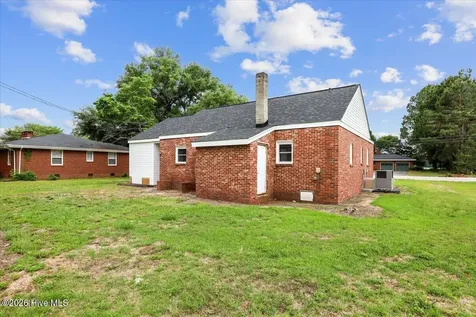 315 Commercial Avenue Stantonsburg NC 27883
