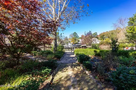 2115 Hidden Harbor Drive New Bern NC 28562