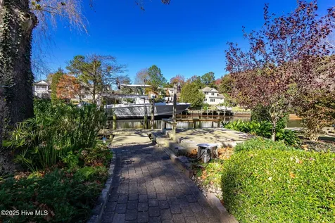 2115 Hidden Harbor Drive New Bern NC 28562