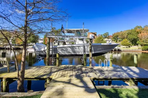 2115 Hidden Harbor Drive New Bern NC 28562