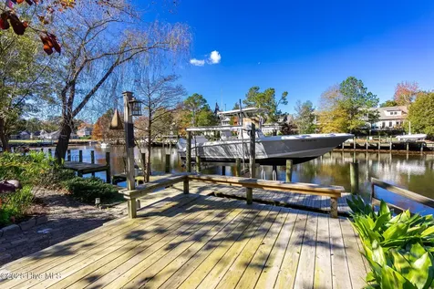 2115 Hidden Harbor Drive New Bern NC 28562