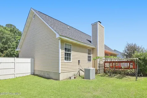 104 Chestnut Court Jacksonville NC 28546