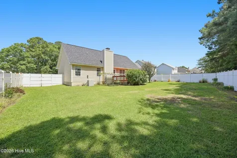 104 Chestnut Court Jacksonville NC 28546