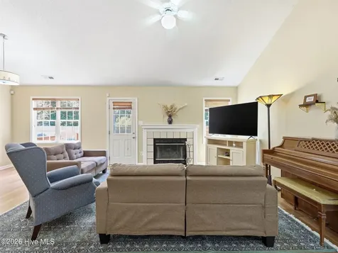 104 Chestnut Court Jacksonville NC 28546