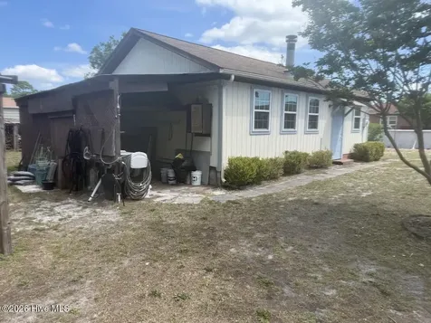456 Sand Ridge Road Hubert NC 28539