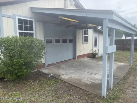 456 Sand Ridge Road Hubert NC 28539