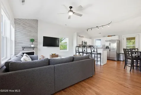 4225 Johnston Lane Kitty Hawk NC 27949