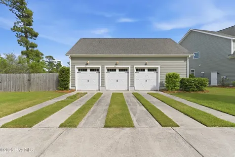 8395 Penny Royal Lane Wilmington NC 28412