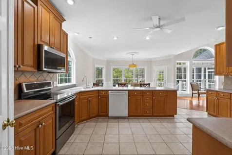 3682 W Medinah Avenue Southport NC 28461