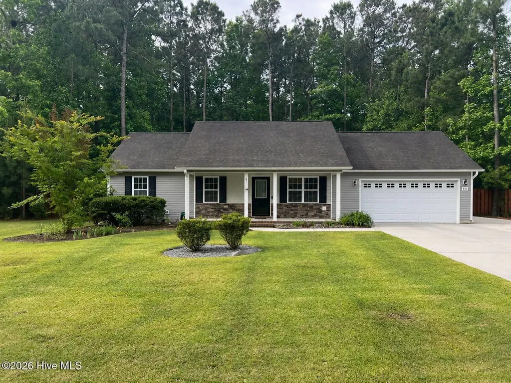 864 Old Folkstone Road Sneads Ferry NC 28460