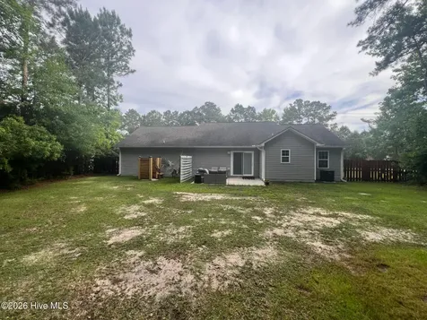 864 Old Folkstone Road Sneads Ferry NC 28460